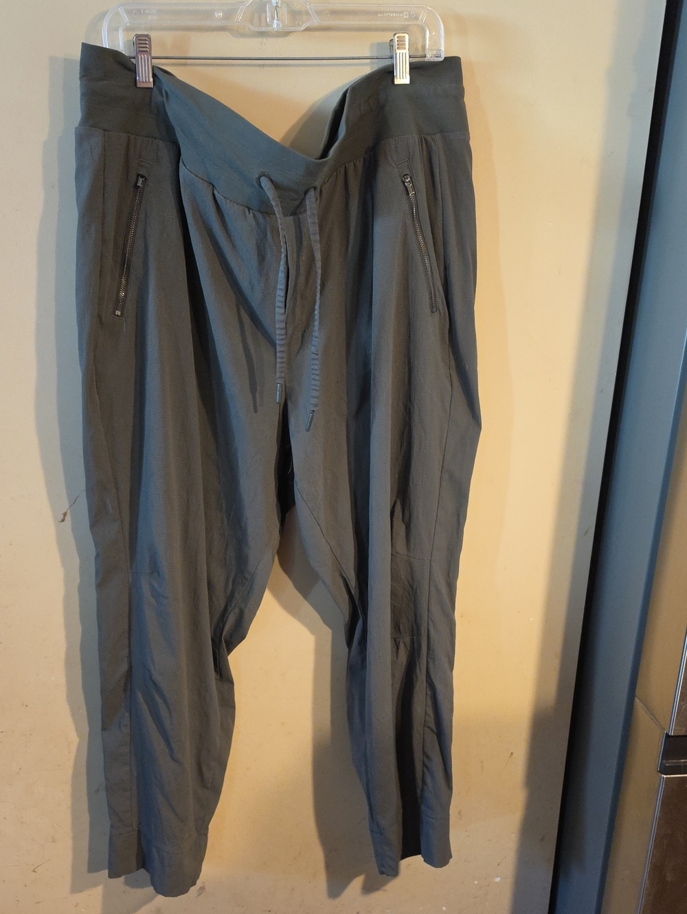 Men's Relaxed Drawstring Pants - Gray